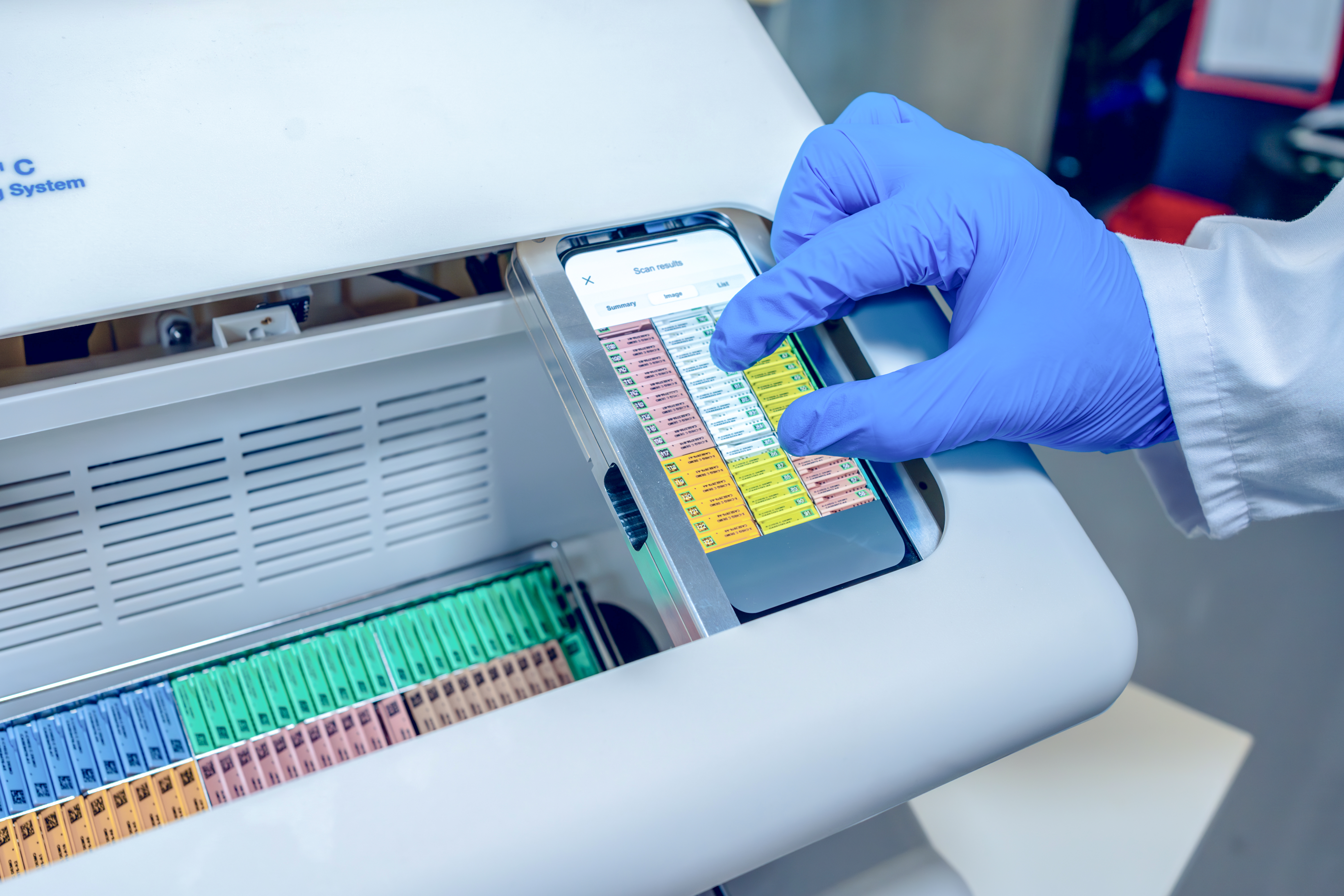 Tissue-Tek<sup>&reg;&nbsp;</sup>X-CHEQ<sup>&trade;&nbsp;</sup>C  Automated Cassette Tracking System